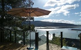 2-Bedroom Cottage With Sea Views